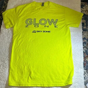 sky zone park glow zone unisex Gildan tshirt size small bright neon color